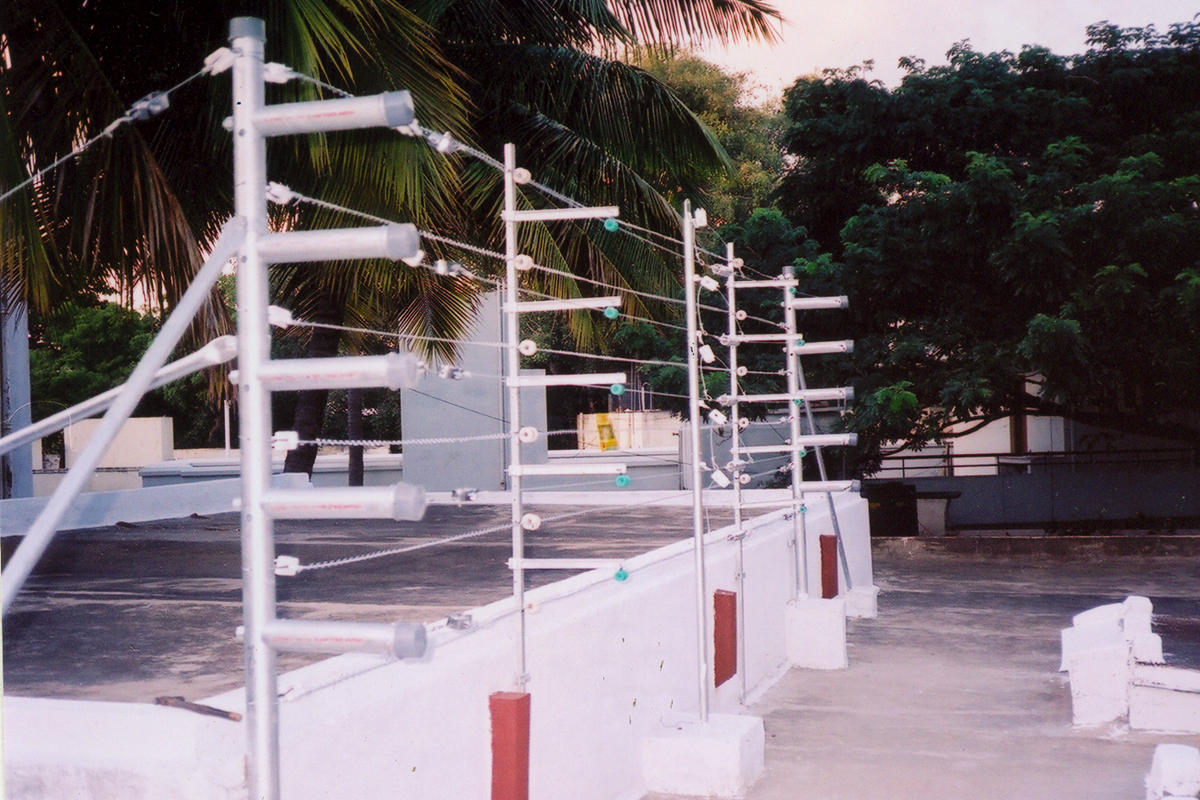 Bi-Arm, Multi-Barrier Security Fence